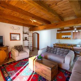 2 Bedroom Apartment with 2 Shared Pools, sleeps 4